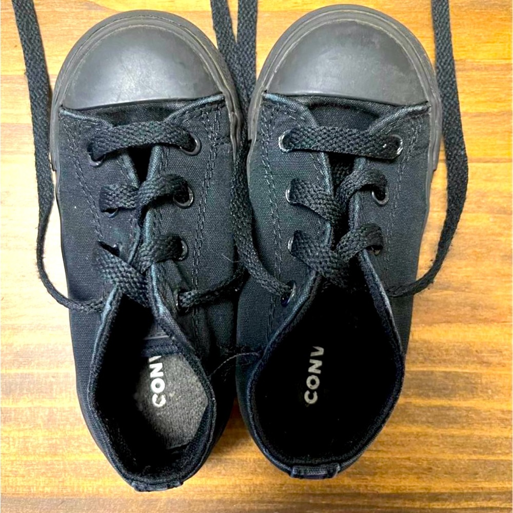 All star Converse toddler